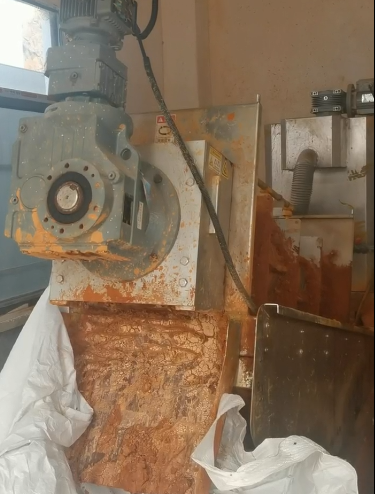 疊螺機維修怎么做？萬潔具備疊螺機維修能力